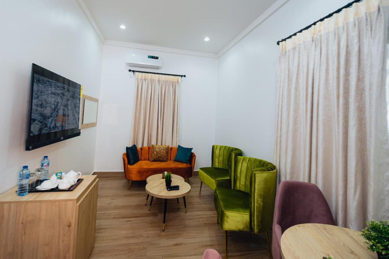 Quest Boutique Hotel Gwarinpa 外观 照片