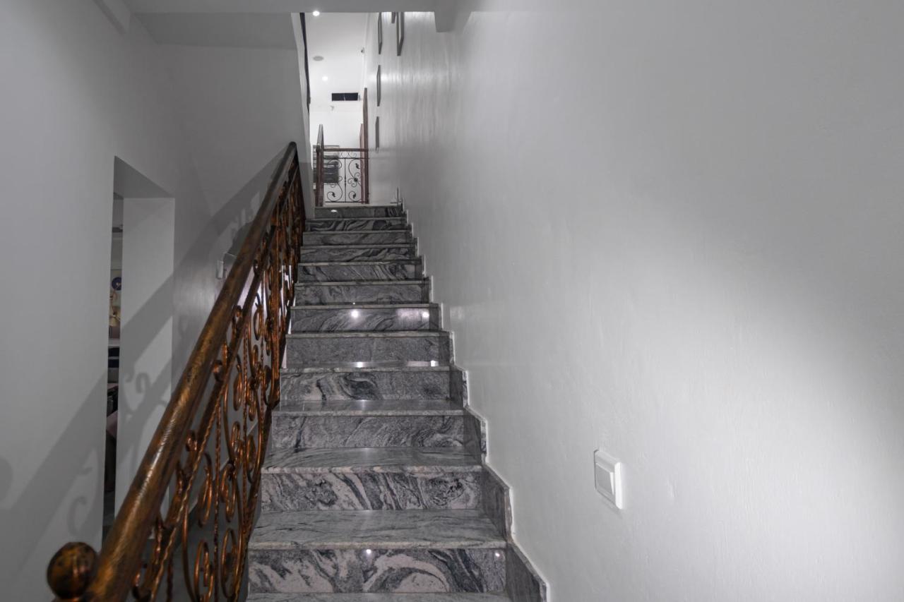 Quest Boutique Hotel Gwarinpa 外观 照片