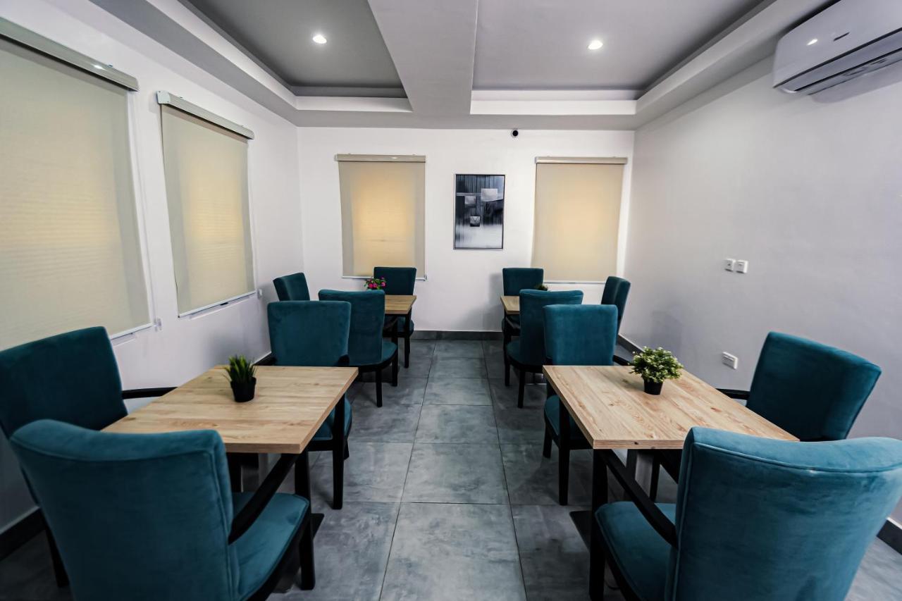 Quest Boutique Hotel Gwarinpa 外观 照片